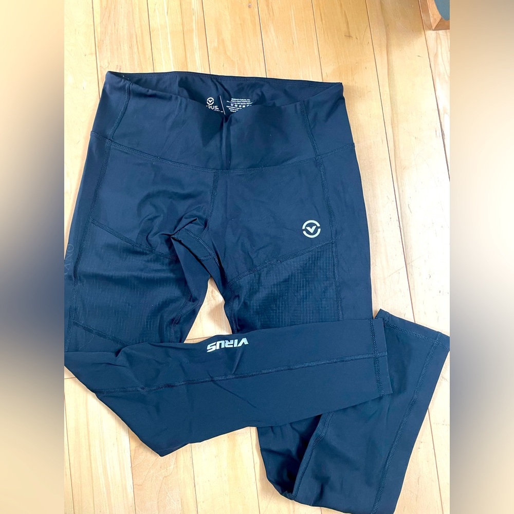 Virus Medium NWOT
